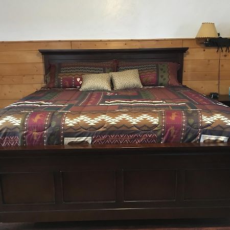 Chinook Winds Motel Дубойс Экстерьер фото