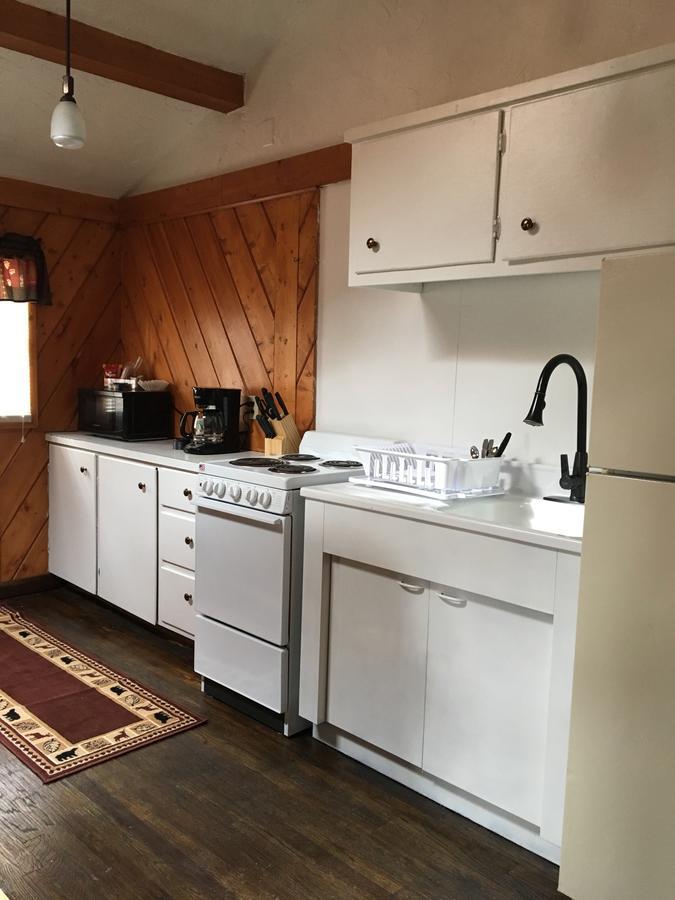 Chinook Winds Motel Дубойс Экстерьер фото